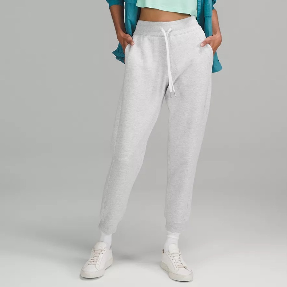 Lululemon Scuba High Rise Jogger 7/8 Heathered Light Grey Size 4 Classic Sweats